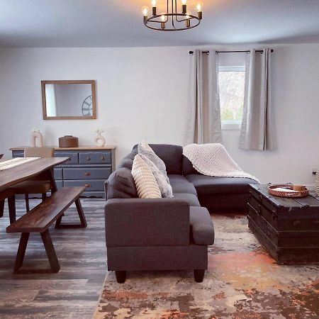 Private Cottage With Huge Private Dog Park! Barrys Bay Esterno foto