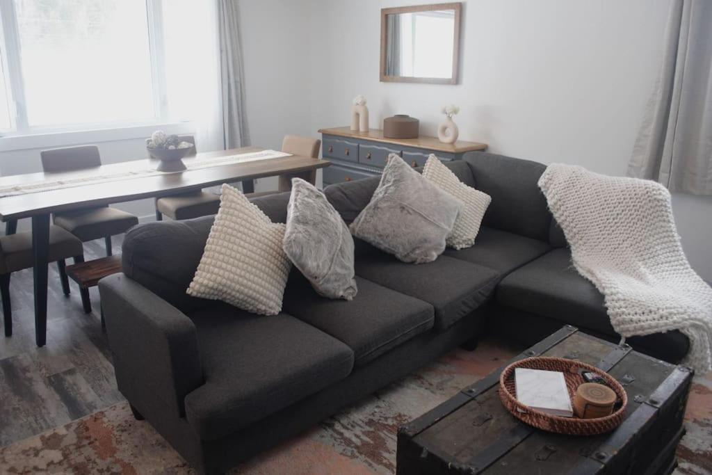 Private Cottage With Huge Private Dog Park! Barrys Bay Esterno foto