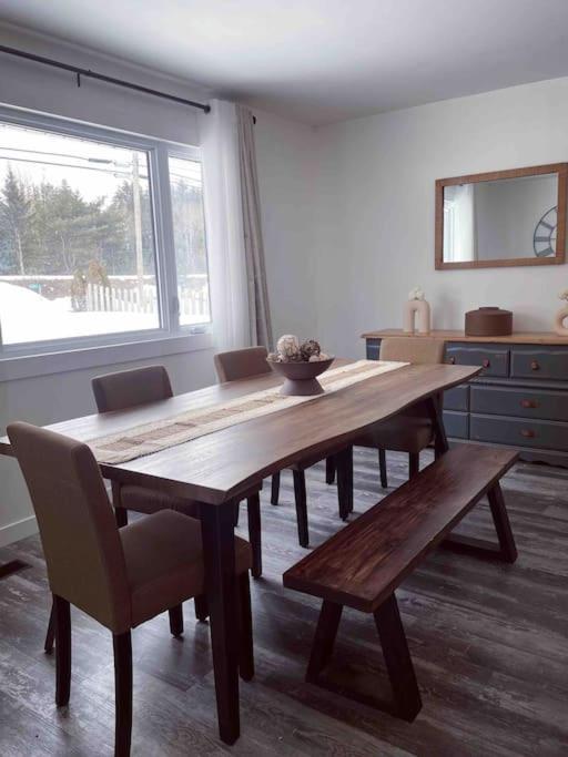 Private Cottage With Huge Private Dog Park! Barrys Bay Esterno foto